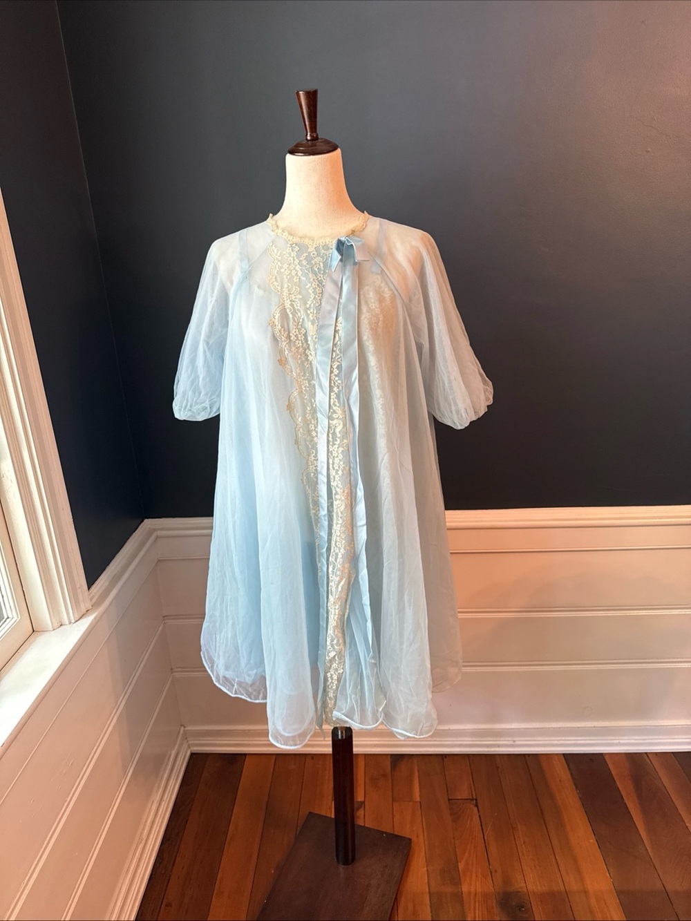 Vintage 40s Light Blue Chemise Set with Ivory Lace Trim - Picture 2 of 16